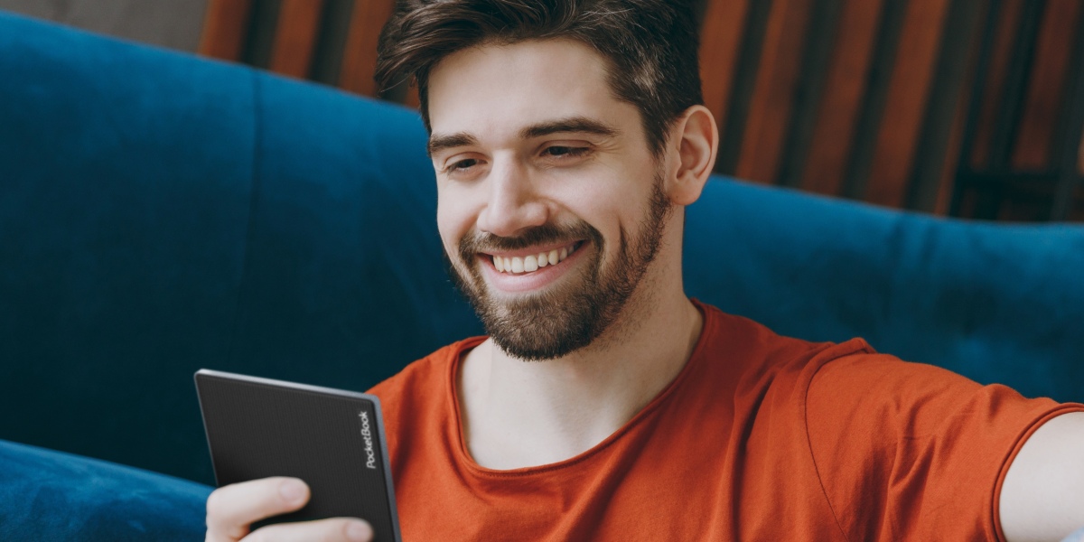 PocketBook Verse Pro Color: суперкомпактный ридер с цветным экраном E Ink Kaleido™ 3